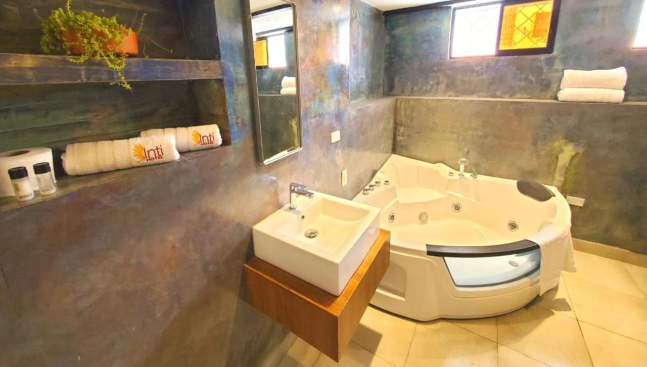 Hotel Inti Кіто Екстер'єр фото